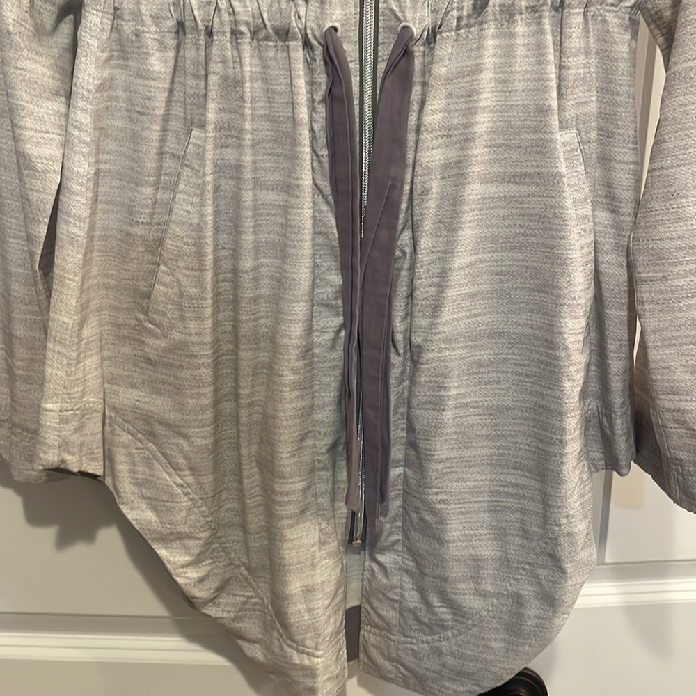 Lululemon Jacket - Picture 4 of 8